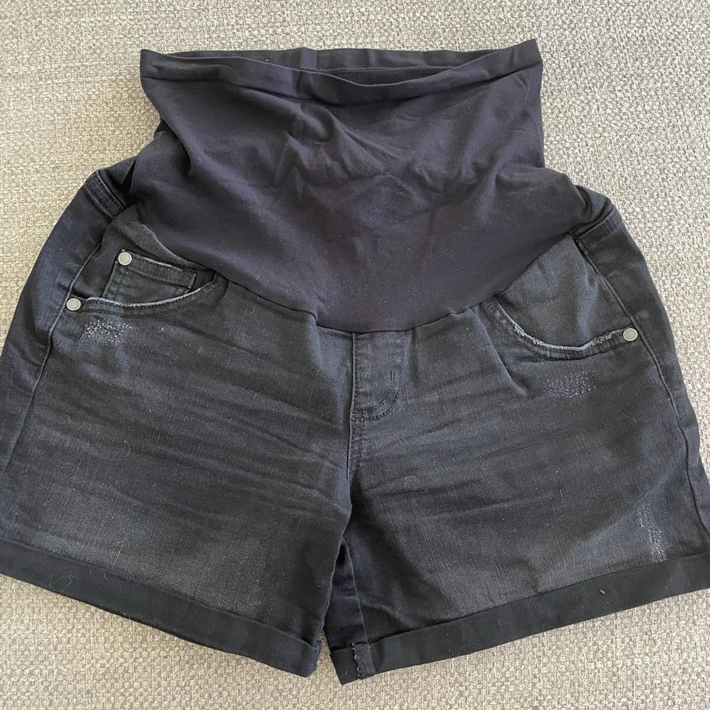 Distressed Belly Roll Hem Maternity Shorts